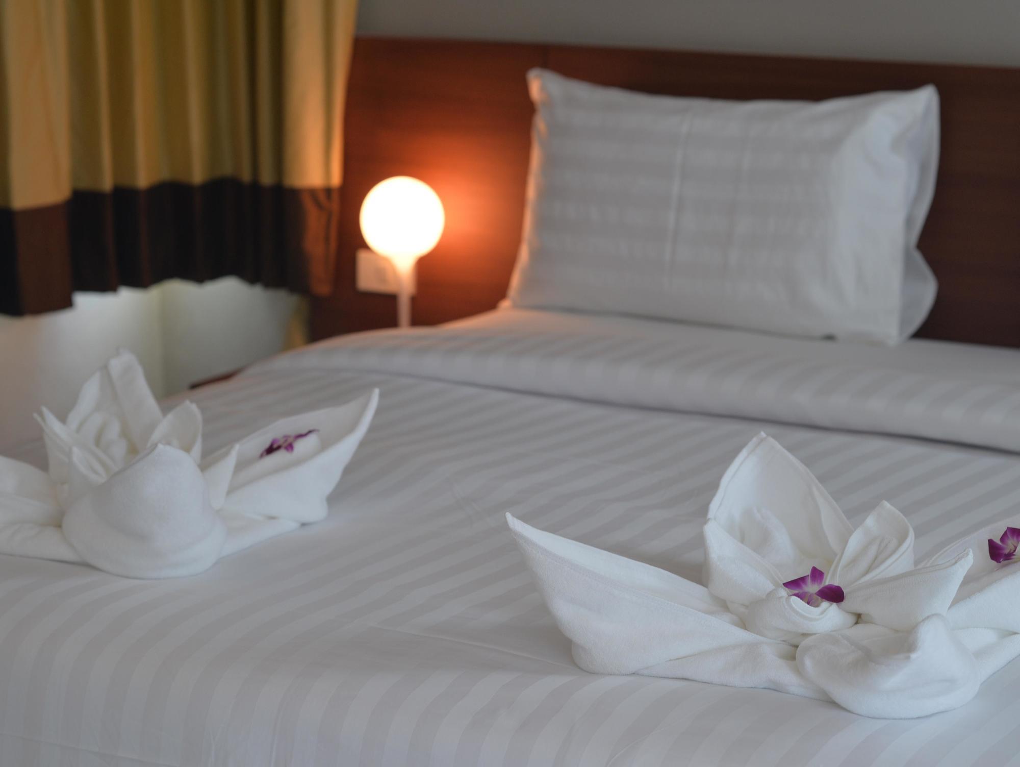 Phuket Baan Lukkan Patong Resort מראה חיצוני תמונה