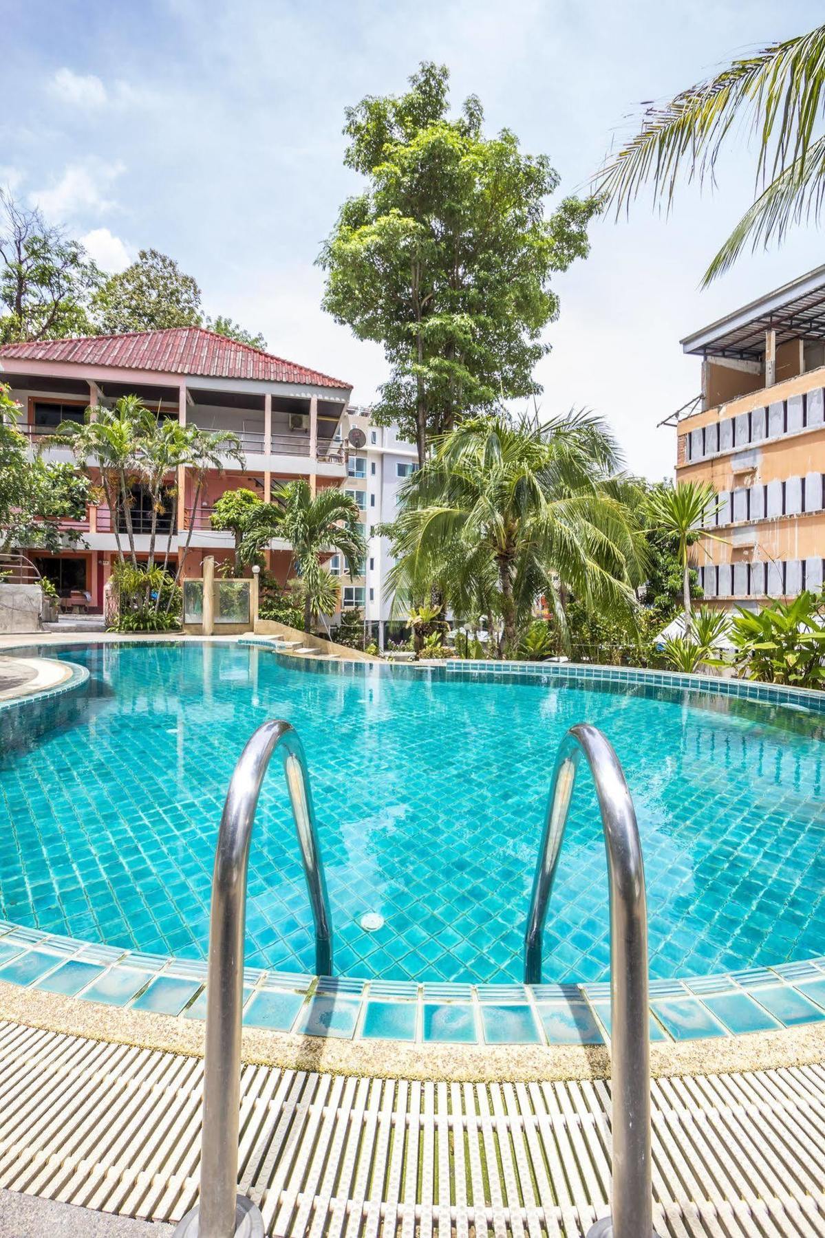 Phuket Baan Lukkan Patong Resort מראה חיצוני תמונה